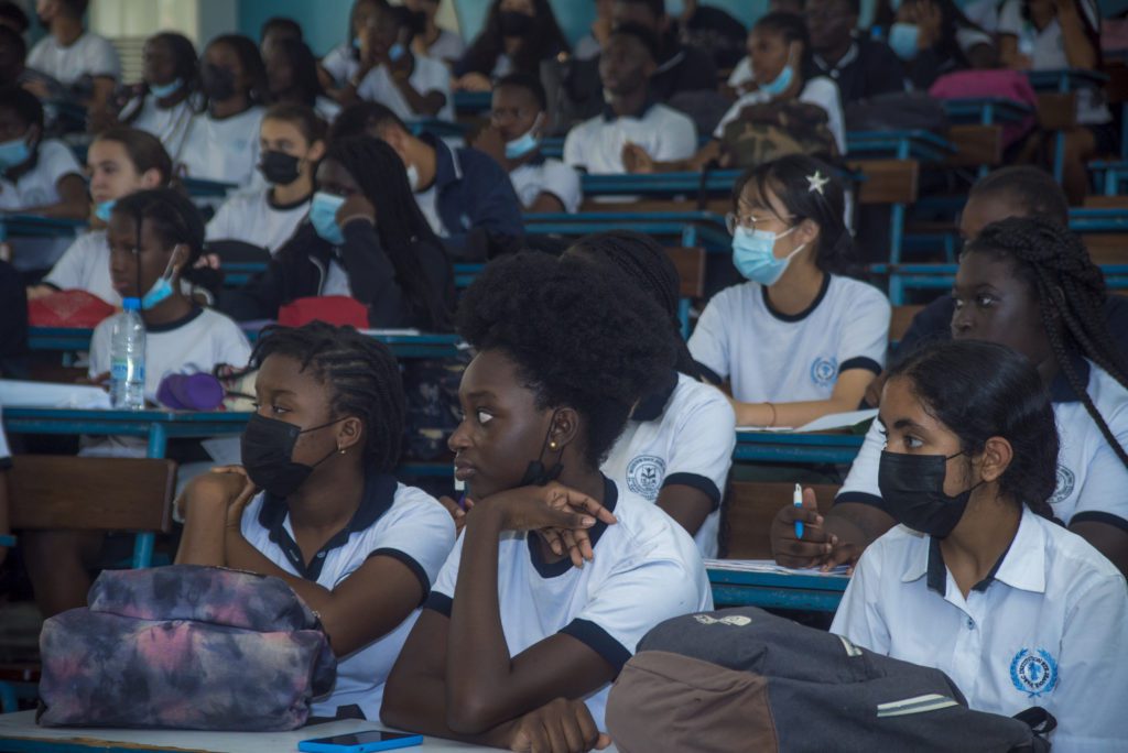 images-filles-en-formation-Institut Jeanne d'arc